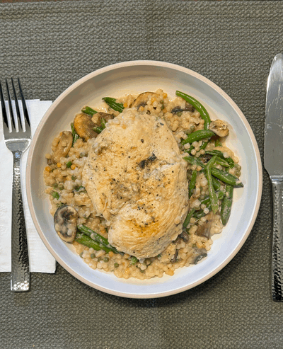 One Skillet Chicken with Green Beans and Mushrooms